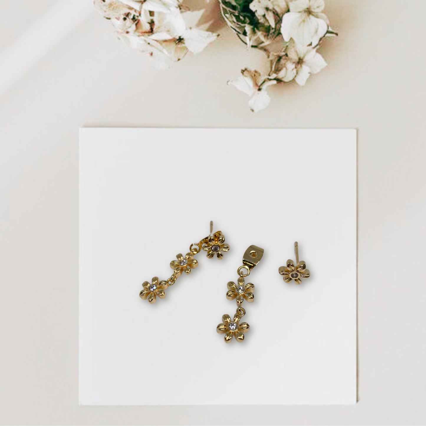 Aretes Flora Chapa de Oro