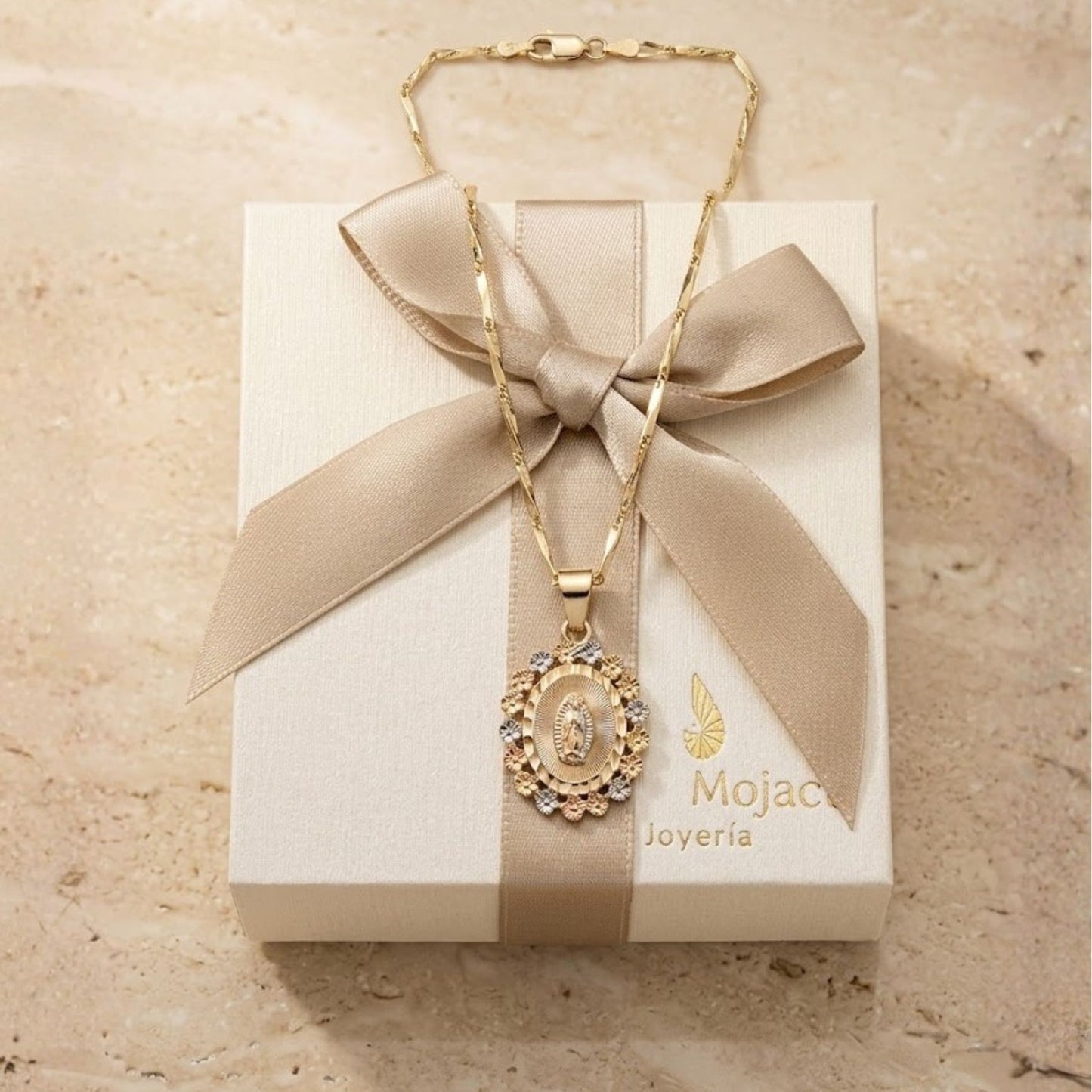 Collar Virgen Floral